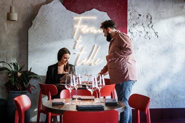 Música a tempo: ¿Cómo el ritmo afecta la velocidad al comer?