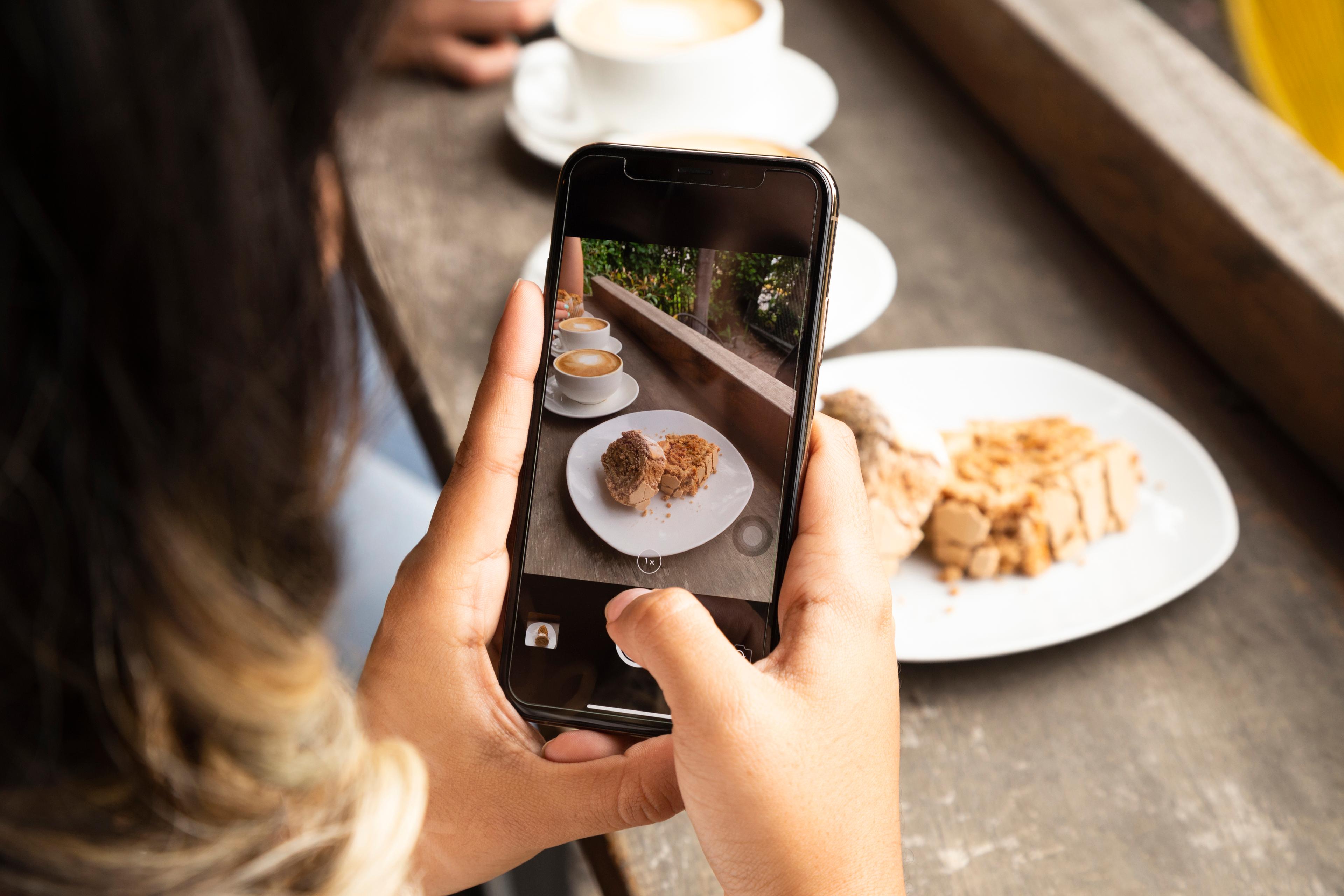 Locales instagrameables: qué pasa cuando el cliente guarda el móvil 
